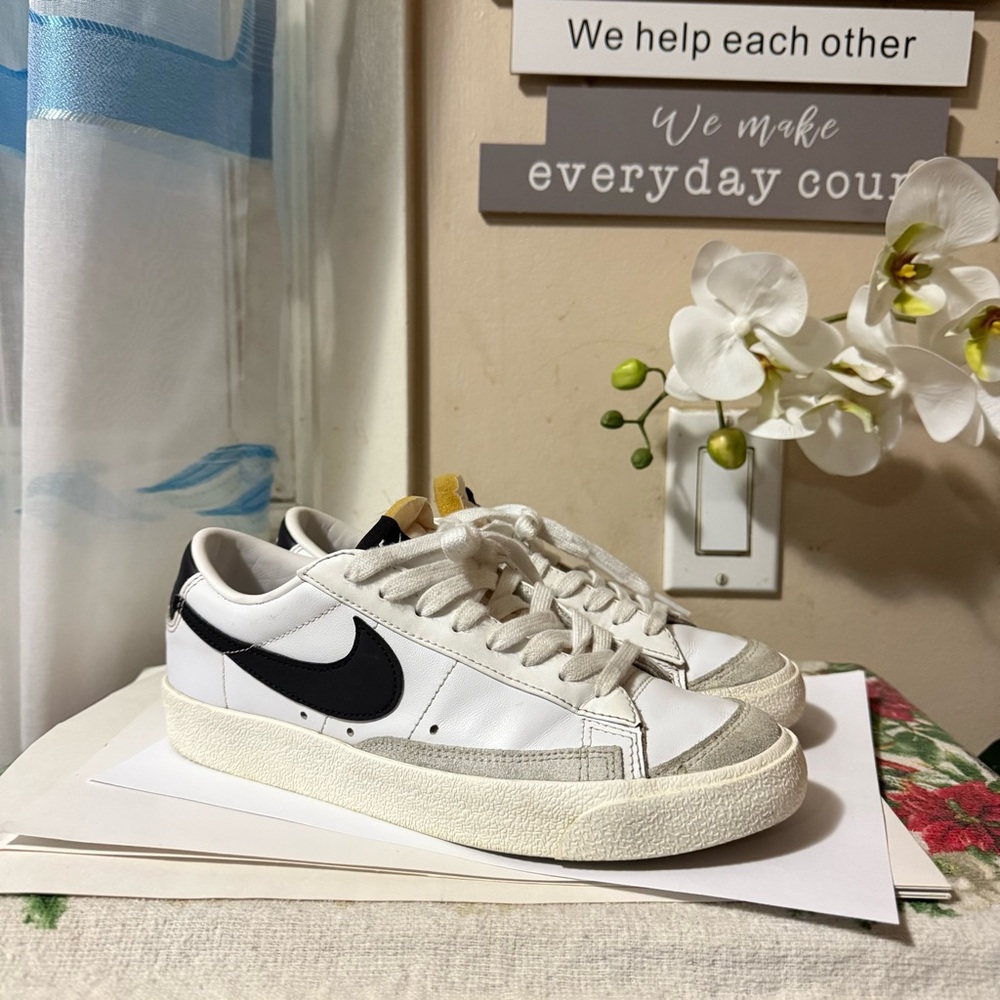Nike Low Blazer ‘77 Womens Shoes